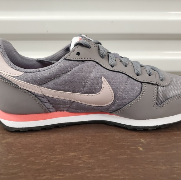 Womens Nike Gennico Athletic Sneakers - Picture 3 of 8
